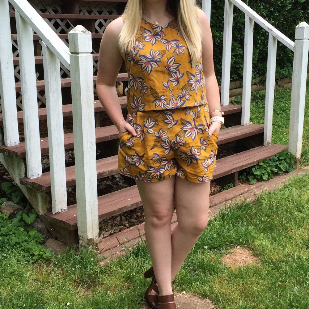 Two Piece Crop Top With Flowers